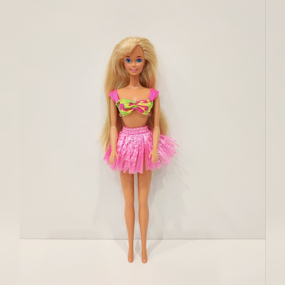 2/$24  1990 Barbie Hawaiian Fun